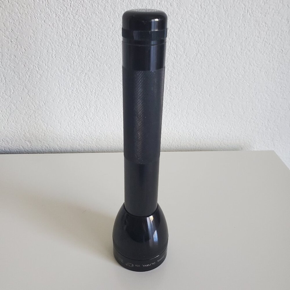 Maglite Mag Instrument Flashlight